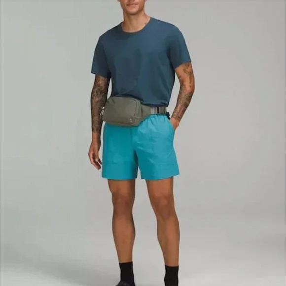 LULULEMON NWT GRSG Grey Sage Everywhere Belt Bag – 2L - Picture 5 of 12